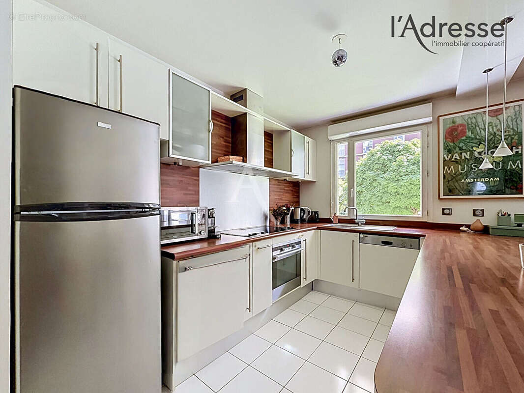 Appartement à COURBEVOIE
