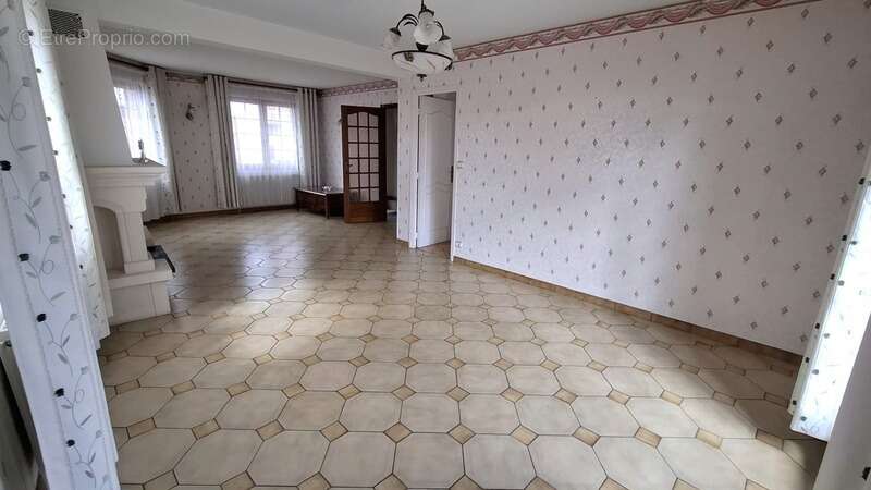 Maison à SAINT-QUENTIN