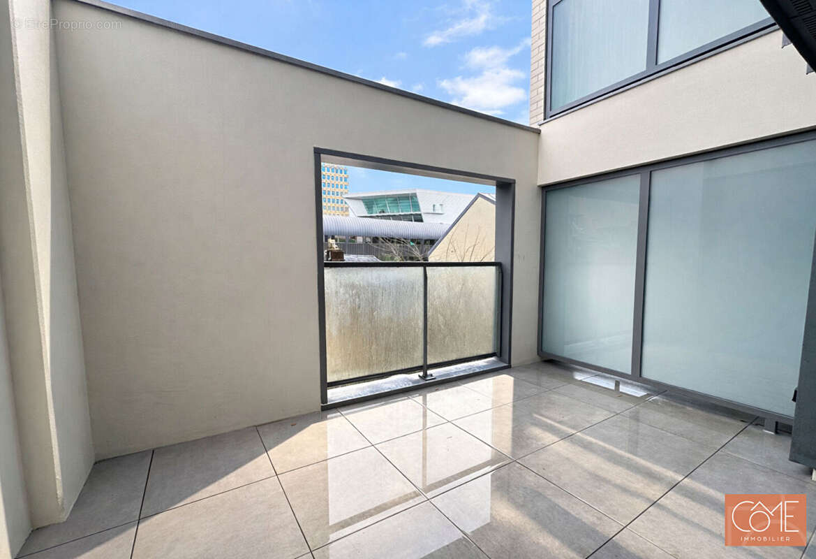 Type 1 30m² - neuf - loggia  8m² - residence standing - centre - gare 35 000 rennes - photo 2