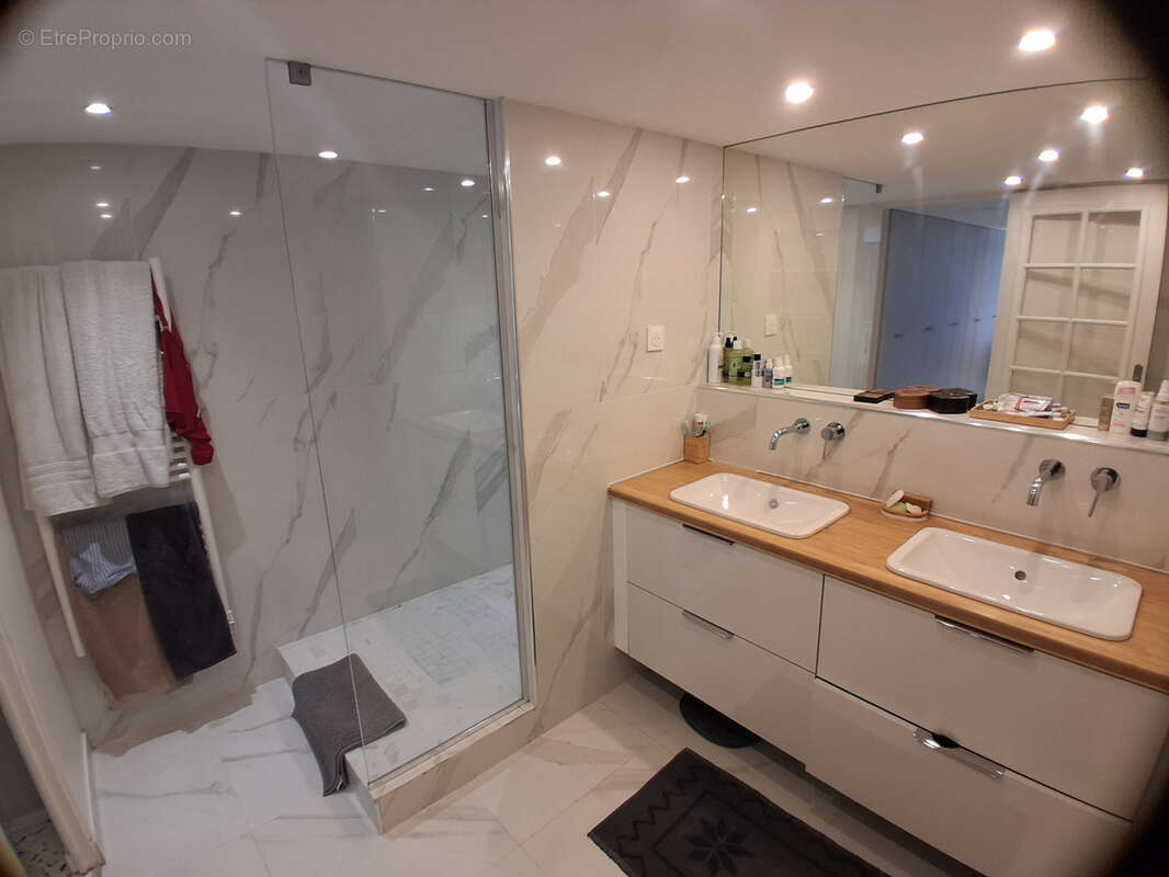 Maison à FONTVIEILLE