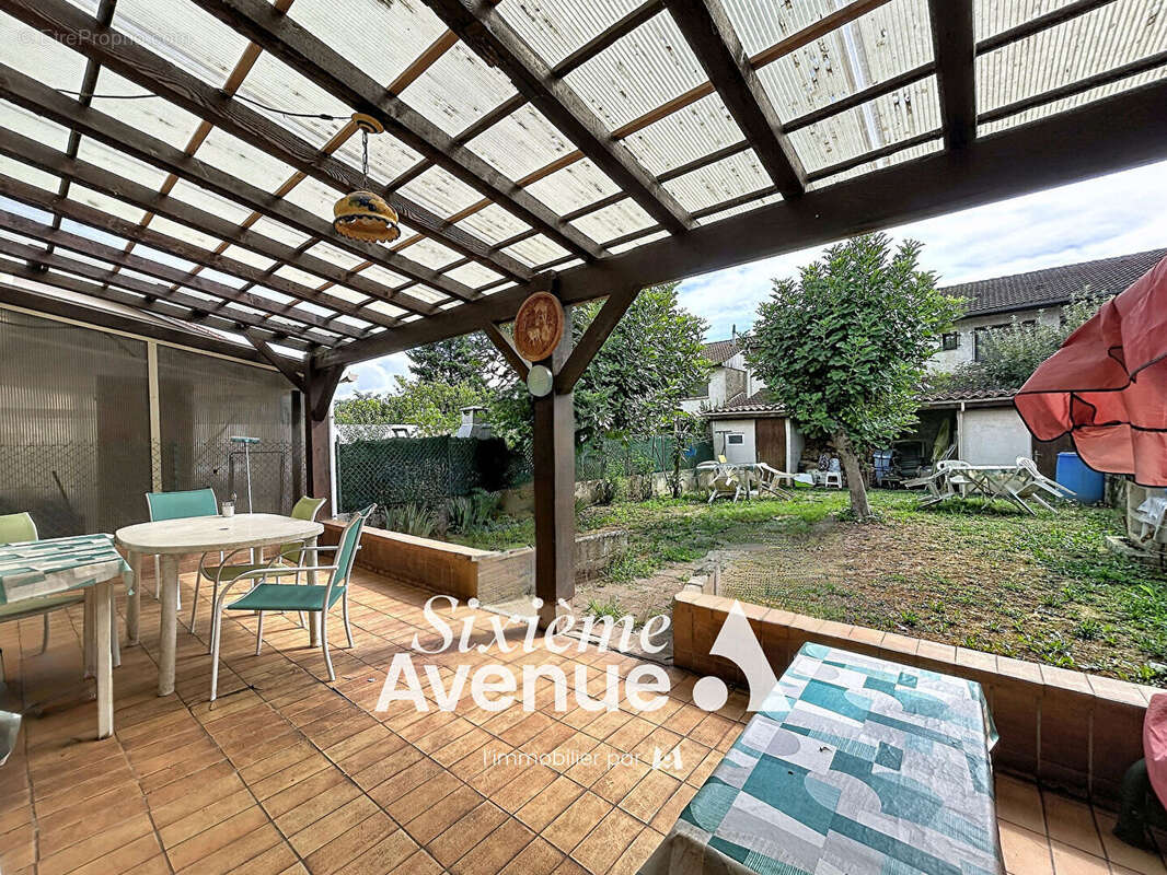 Maison familiale 5 pièces 93.77 m² sur une parcelle de 251 m² - photo 3
