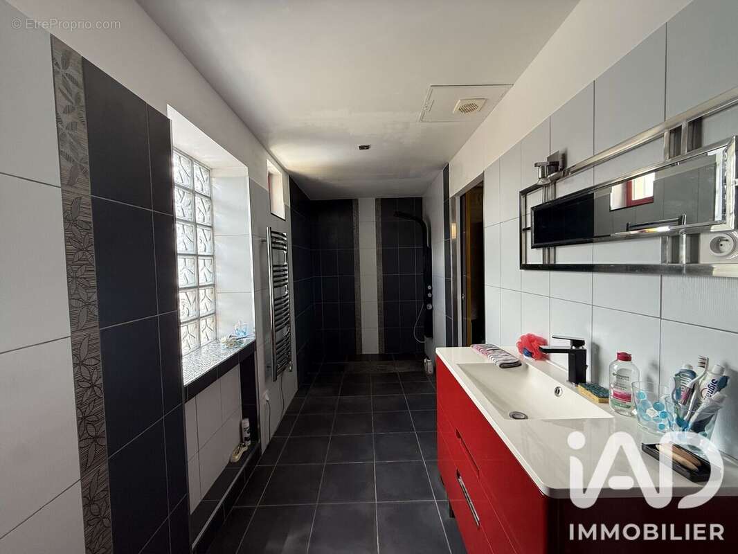 Maison 263 m² à Vaux-Le-Penil  - photo 6