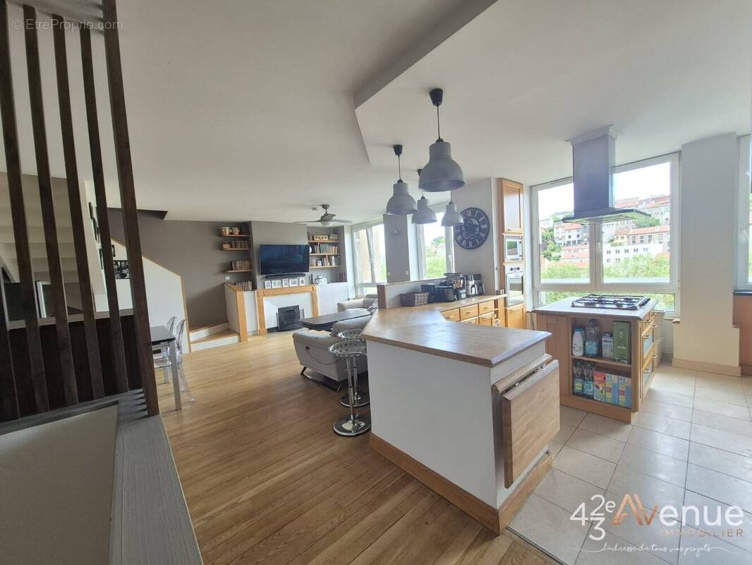 Appartement à SAINT-ETIENNE