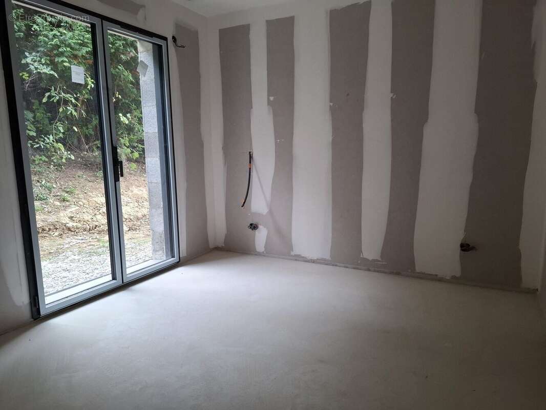 Appartement à PUGNY-CHATENOD