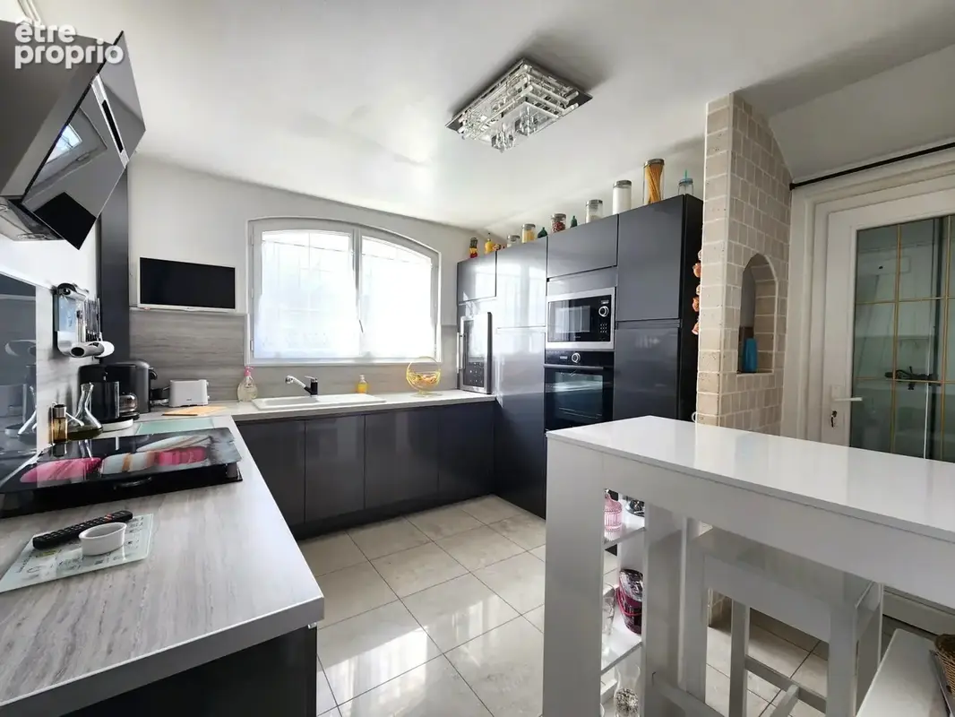 Maison 108 m² à Saint-Maurice-Sur-Fessard  - photo 6