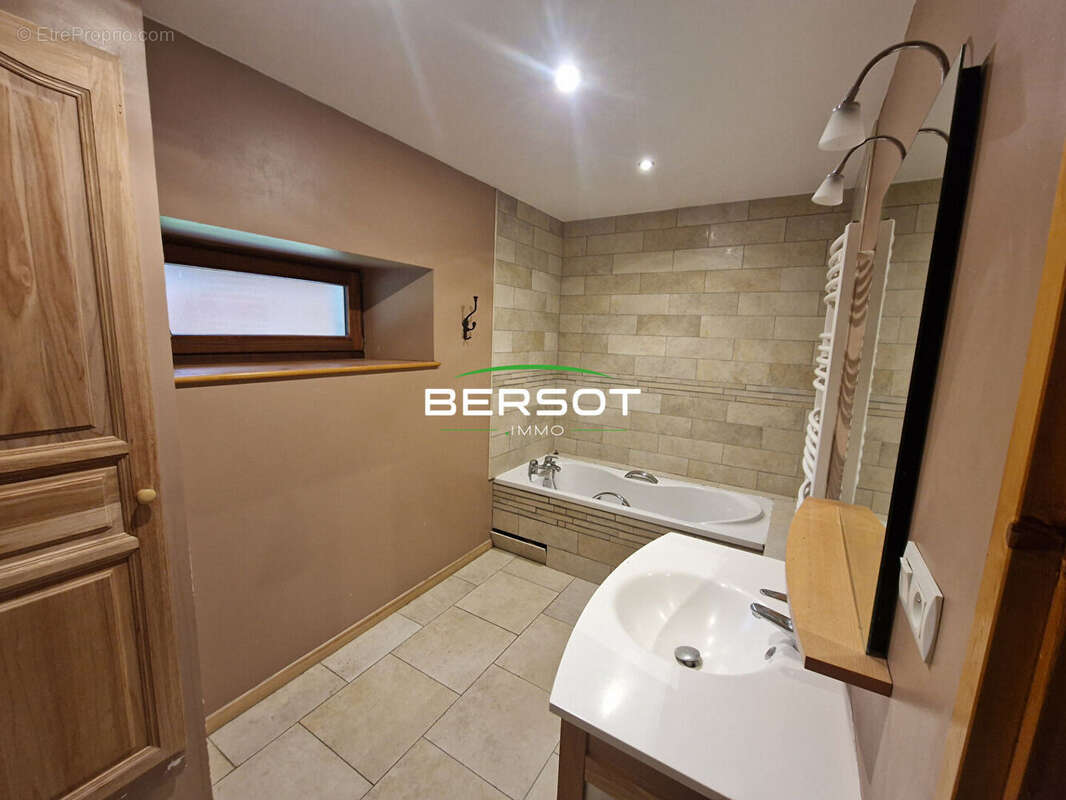 Maison familiale à Glamondans de 164 m² - photo 12