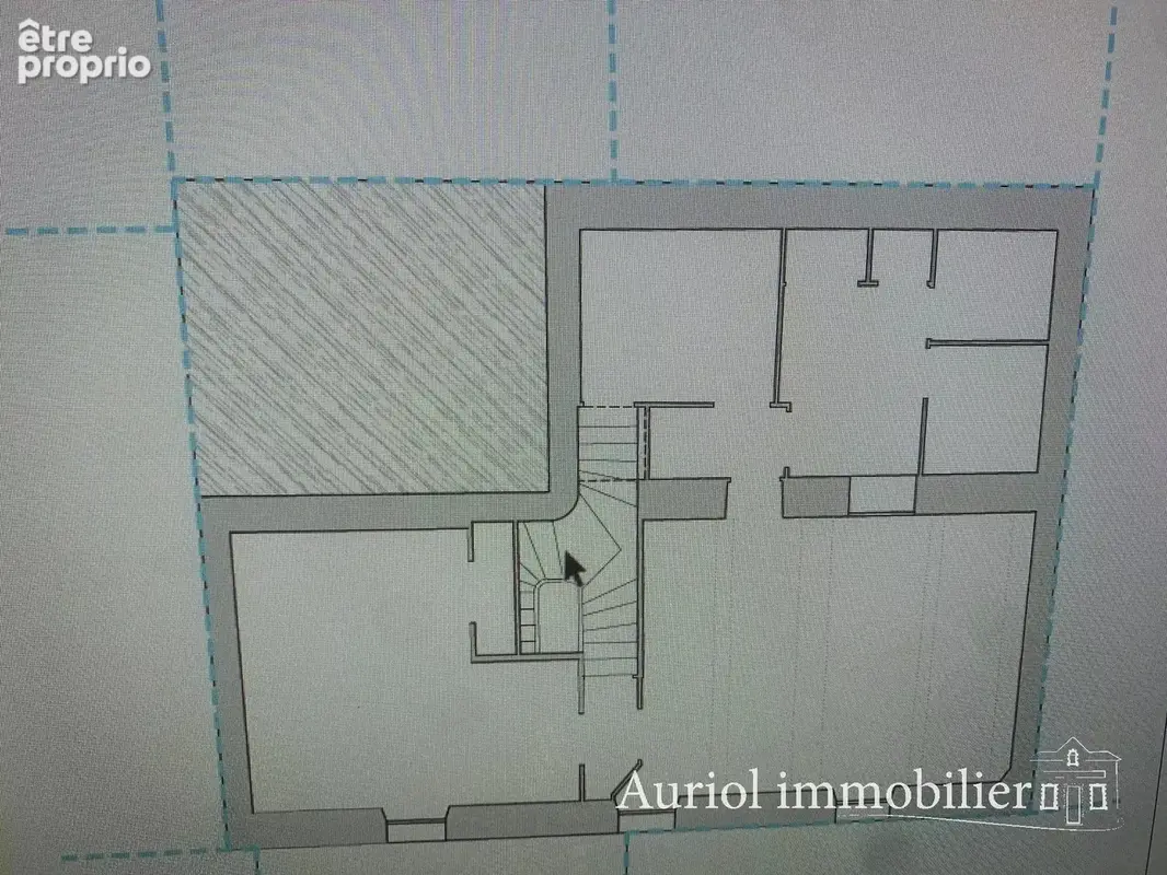PEYPIN Locaux 150 m2 composé de 6 bureaux et 4 pièces - photo 4