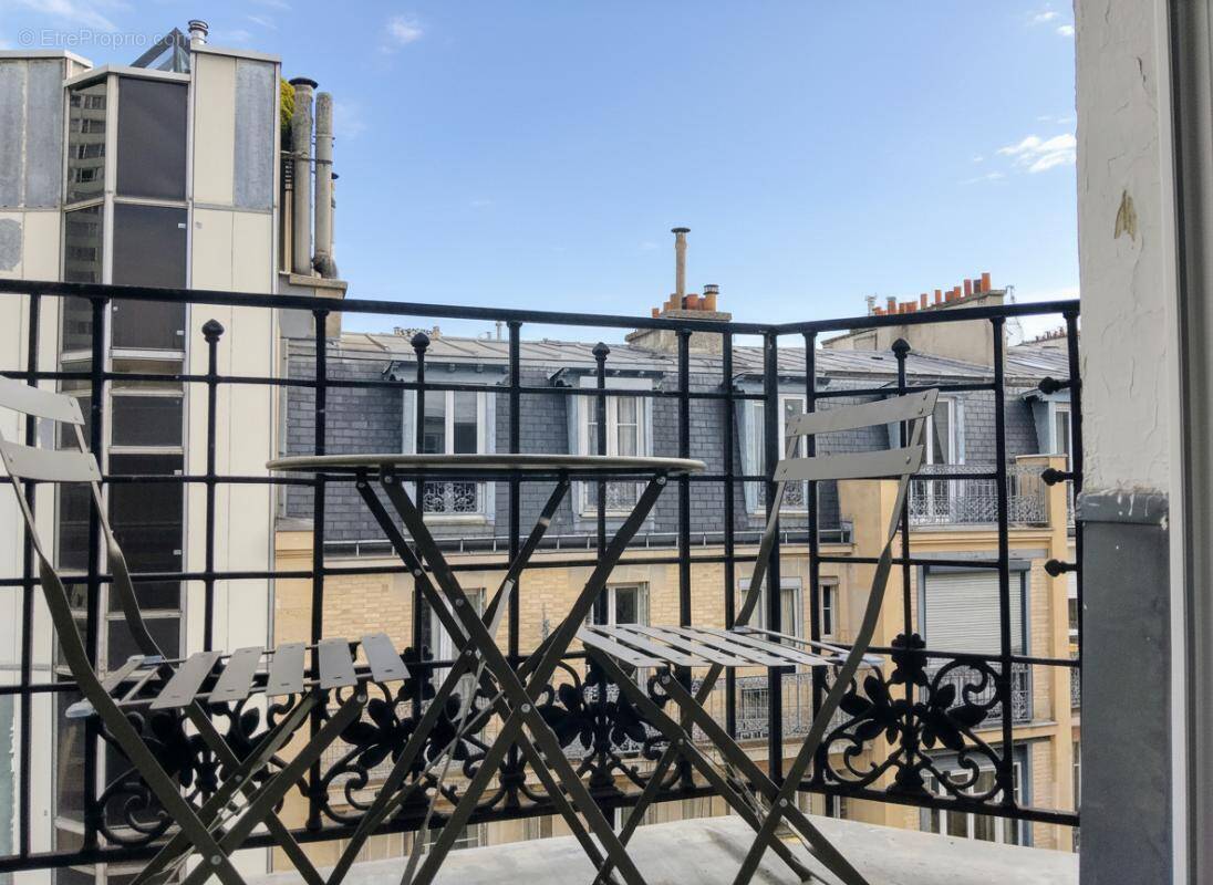 Appartement à PARIS-15E