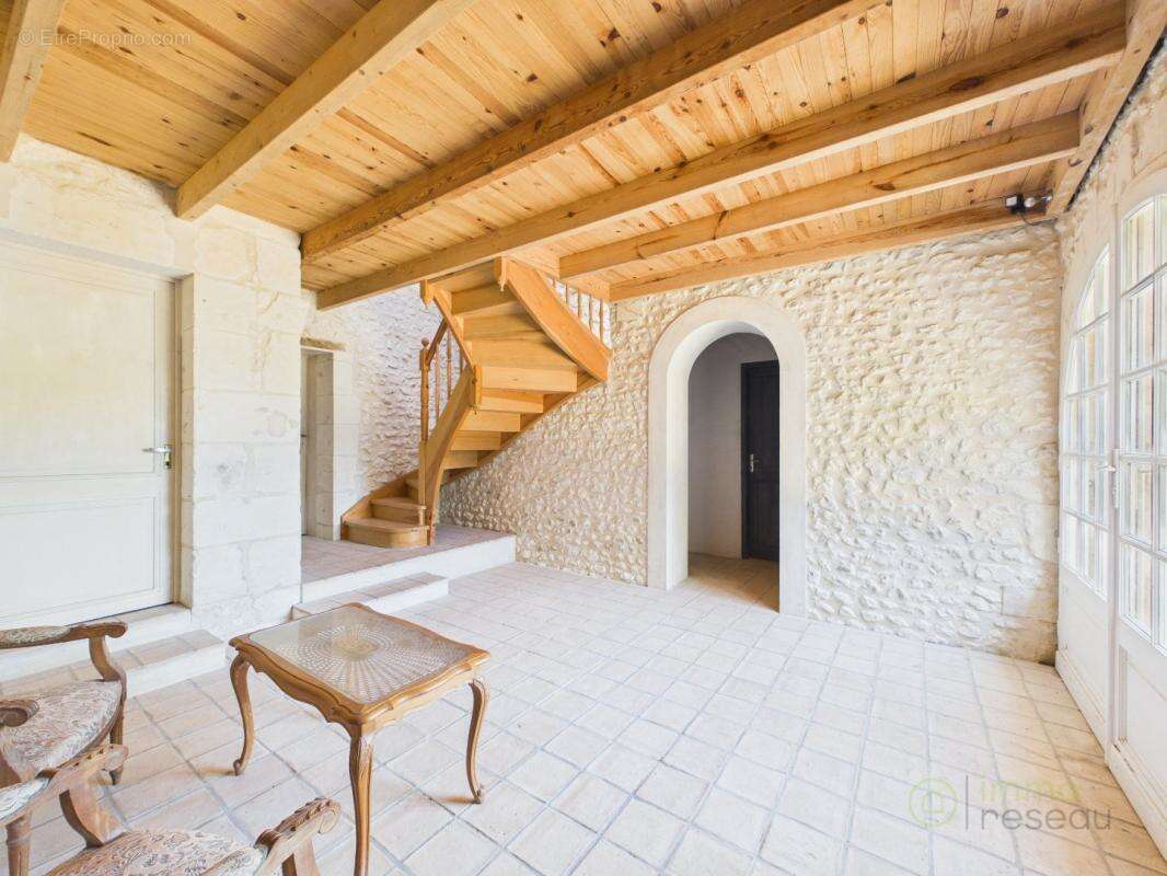 Maison 205 m² à Saint-Thomas-De-Conac  - photo 18