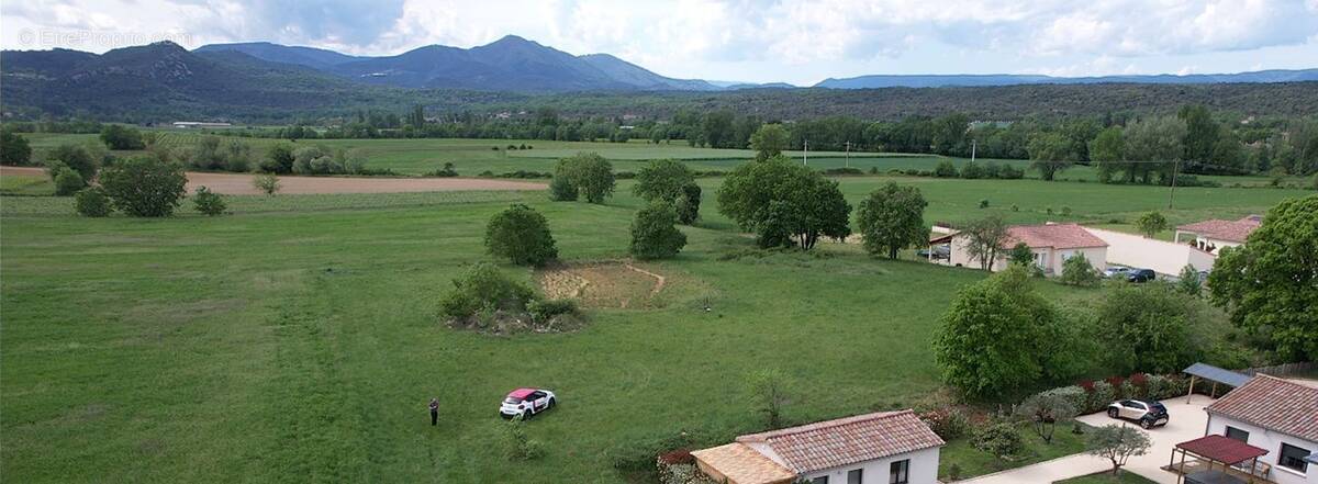 Terrain à BERRIAS-ET-CASTELJAU