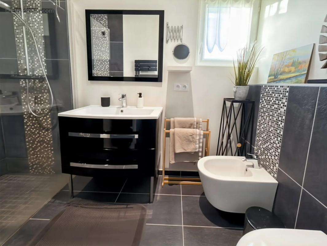 Appartement à EQUEMAUVILLE