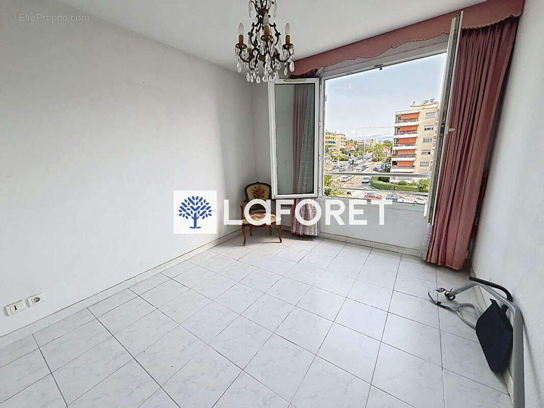 Cagnes-sur-mer  hippodrome  3 pièces 61,60 m²   terrasse  vue mer - photo 7