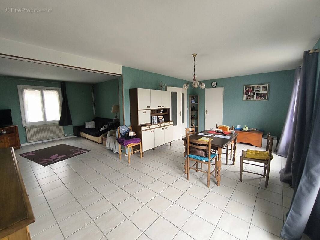 Maison à SAINT-JUNIEN