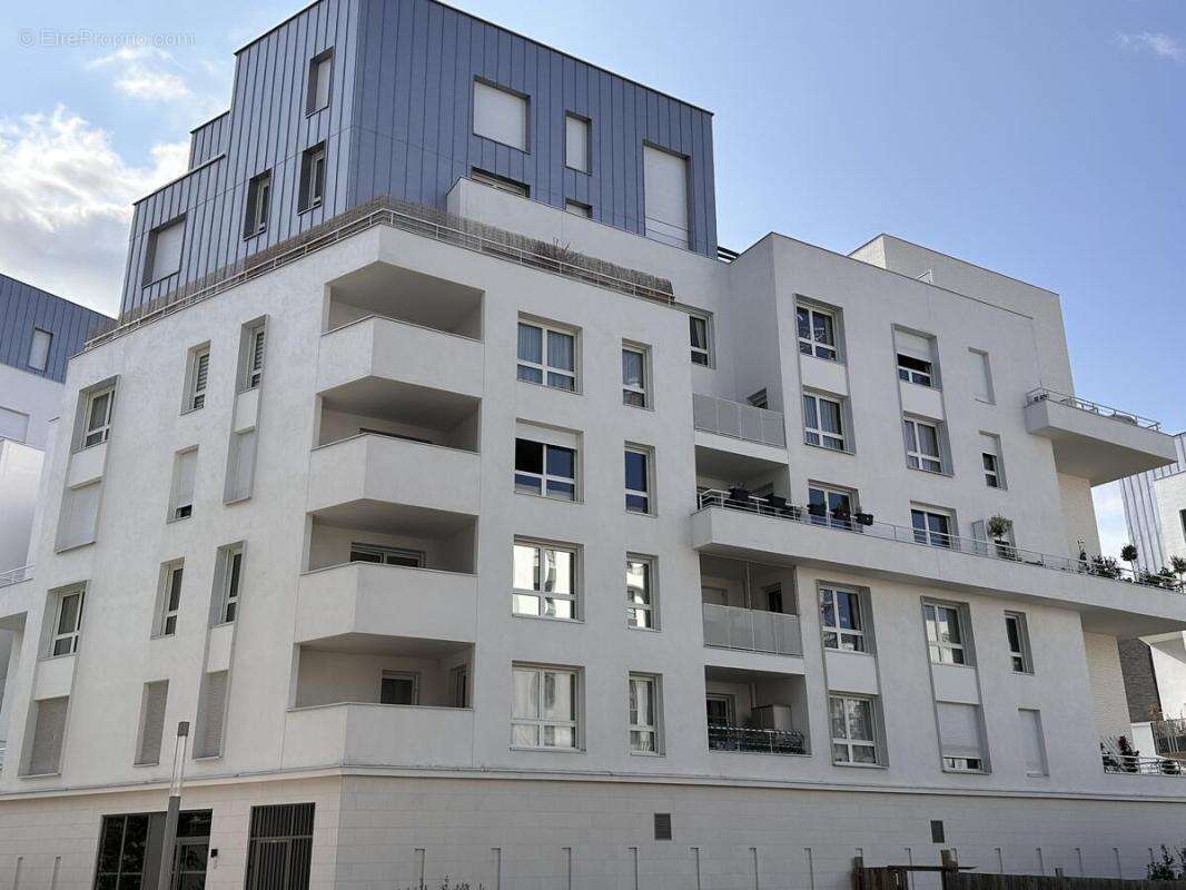 Appartement à COLOMBES