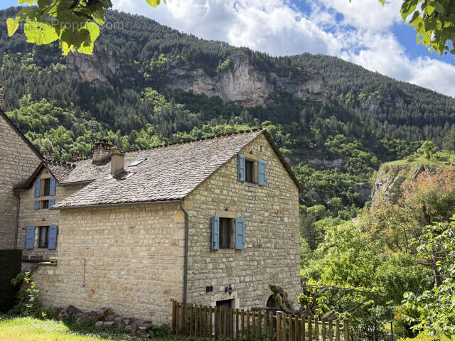 Maison à SAINTE-ENIMIE