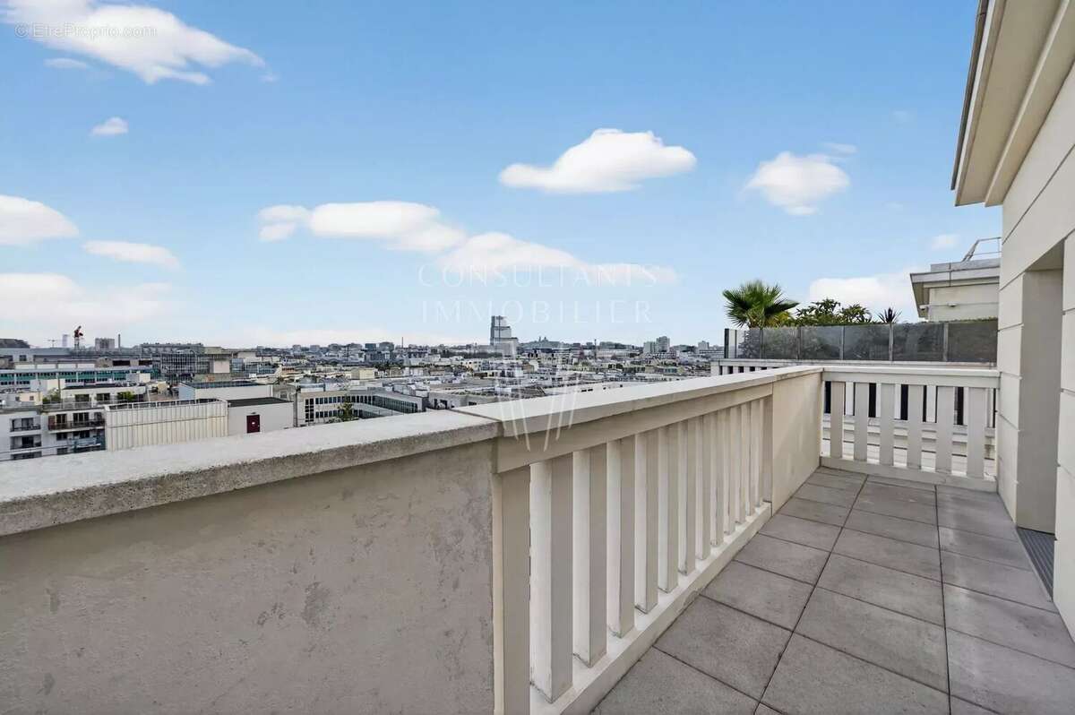 Appartement à LEVALLOIS-PERRET