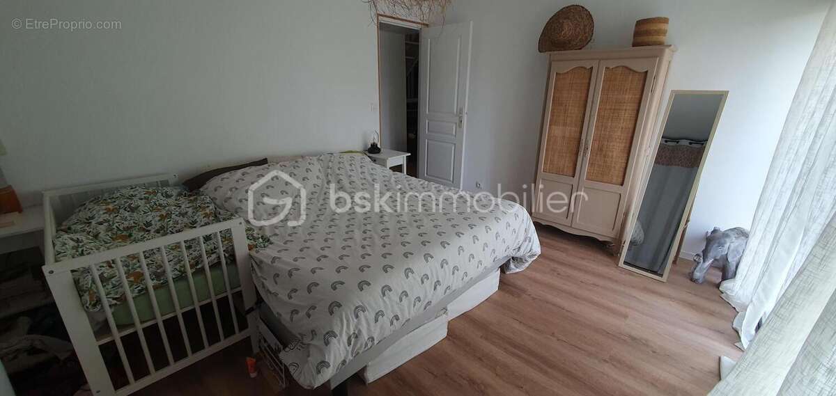 Maison à CLERE-LES-PINS