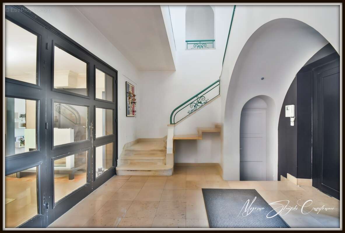 Maison de caractère à vendre 12 pièces  (40) de 355 m² au coeur du centre-ville - photo 2
