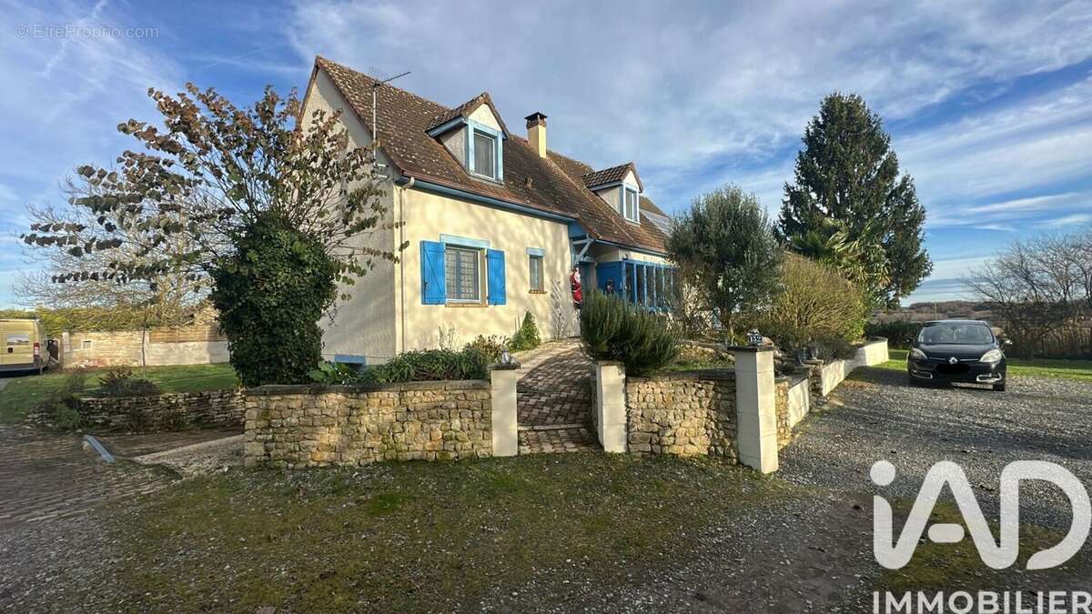 Photo 2 - Maison à CHATELLERAULT