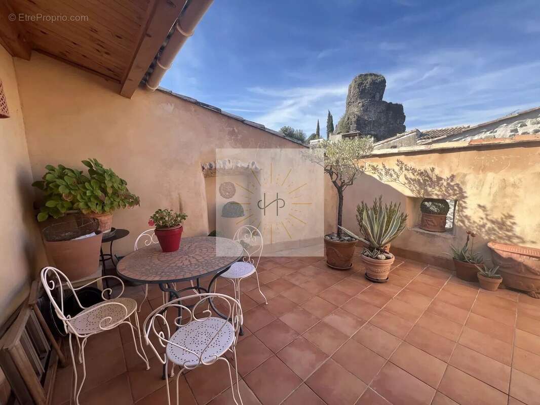 Maison à ALBA-LA-ROMAINE