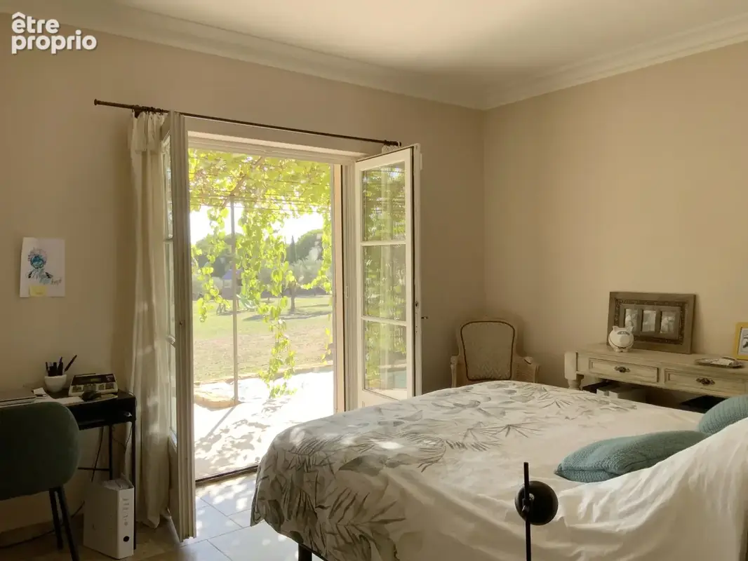 Propriété située à Uzès dans un secteur résidentiel. - photo 12