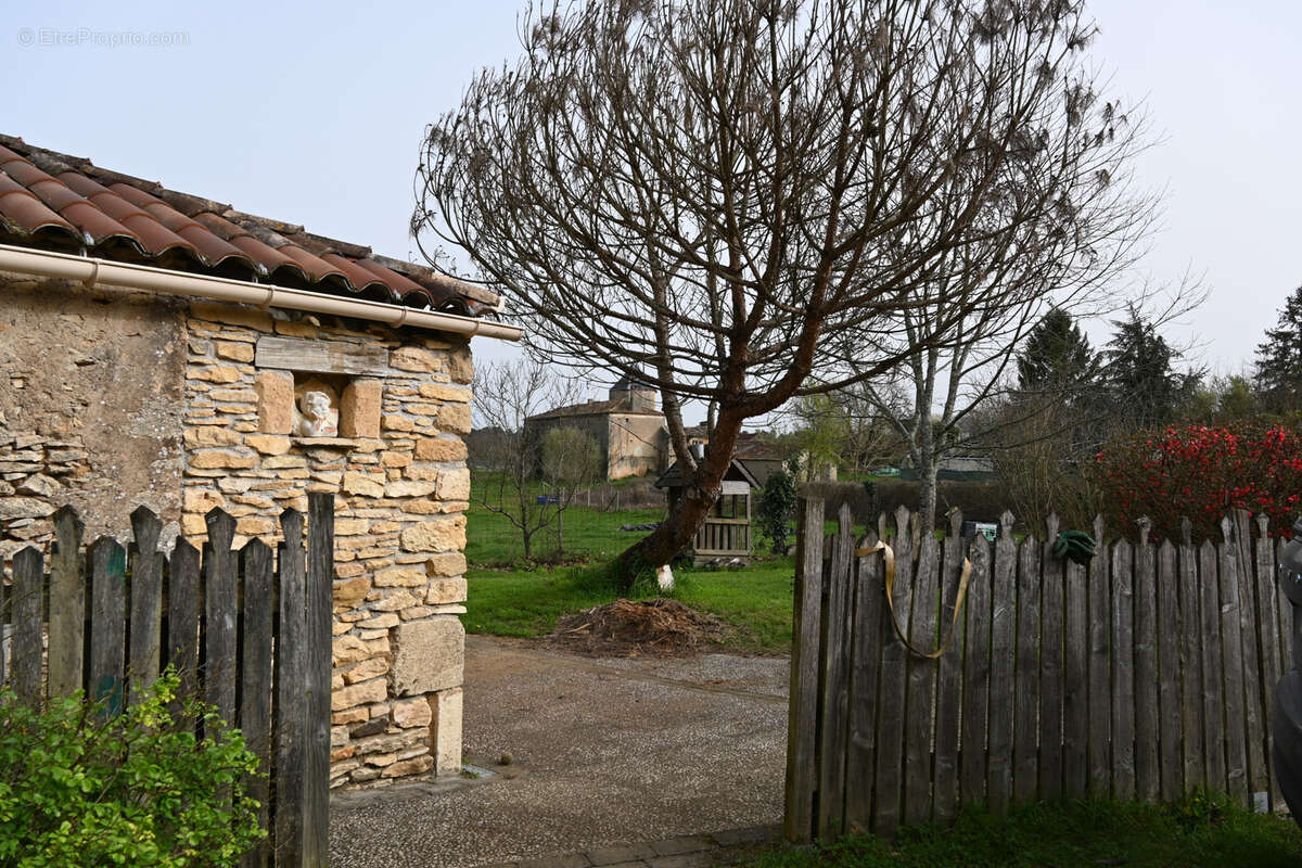 Maison à SAUVETERRE-LA-LEMANCE