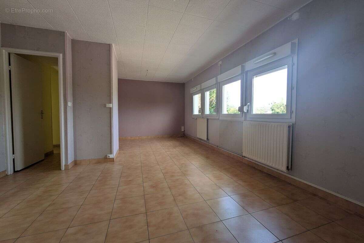 A vendre – virey sous bar – 7 place du champ gerard - photo 3