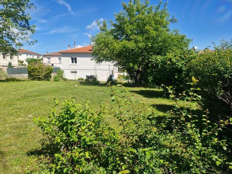 Maison de 100m² avec 4 chambres et beau terrain plat de 1382m² et possibilite de division parcellaire sur secteur tres calme a u - photo 2