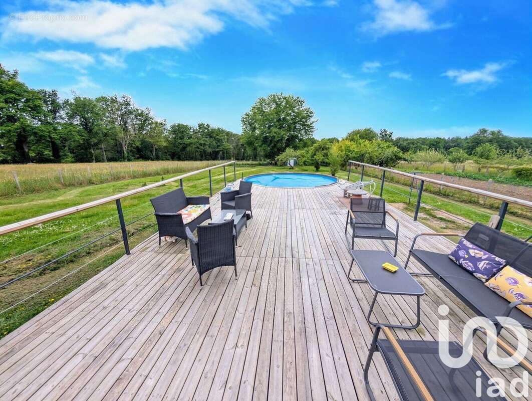 Photo 5 - Maison à LUSSAC-LES-CHATEAUX