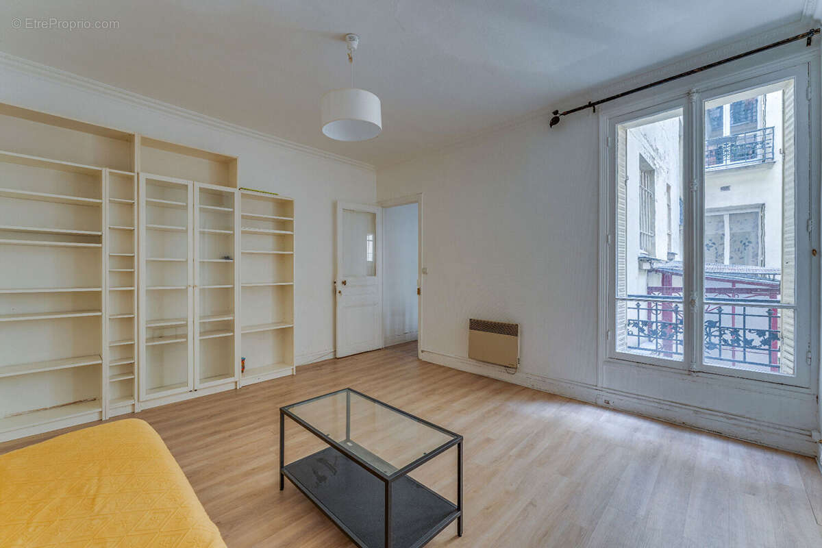 Appartement à PARIS-10E