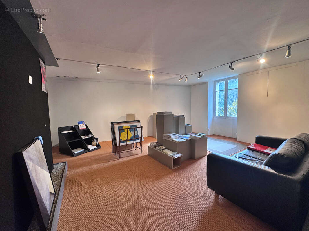 Commerce à DIEULEFIT