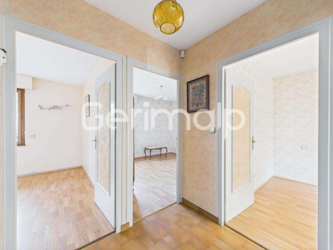 Vente - Maison - 8 pièces + cuisine - 180 m² - 795 000 € - - photo 19