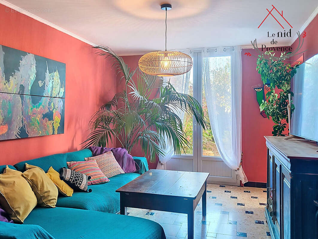 Maison à SAINTE-CECILE-LES-VIGNES