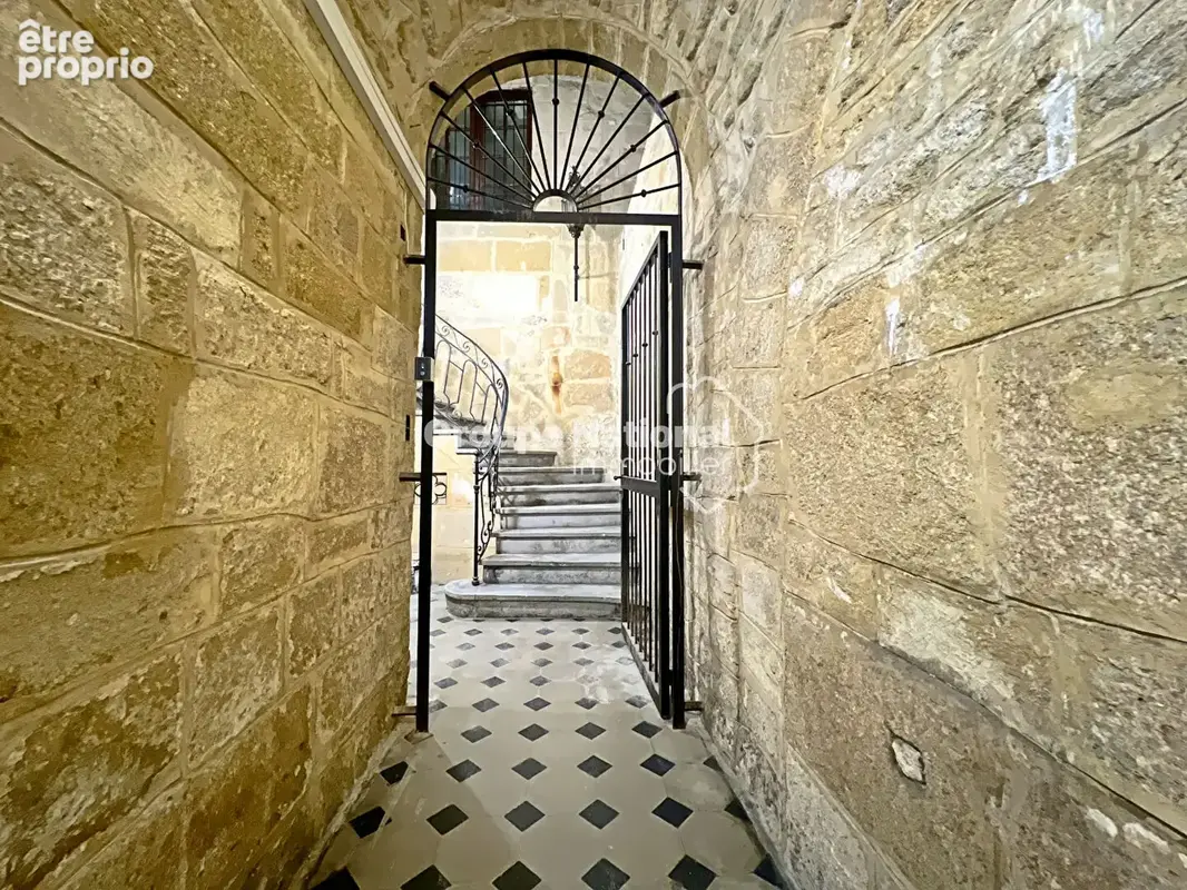 Ensemble immobilier professionnel de 226 m²  à SOMMIERES rentabilité locative 10% - photo 10
