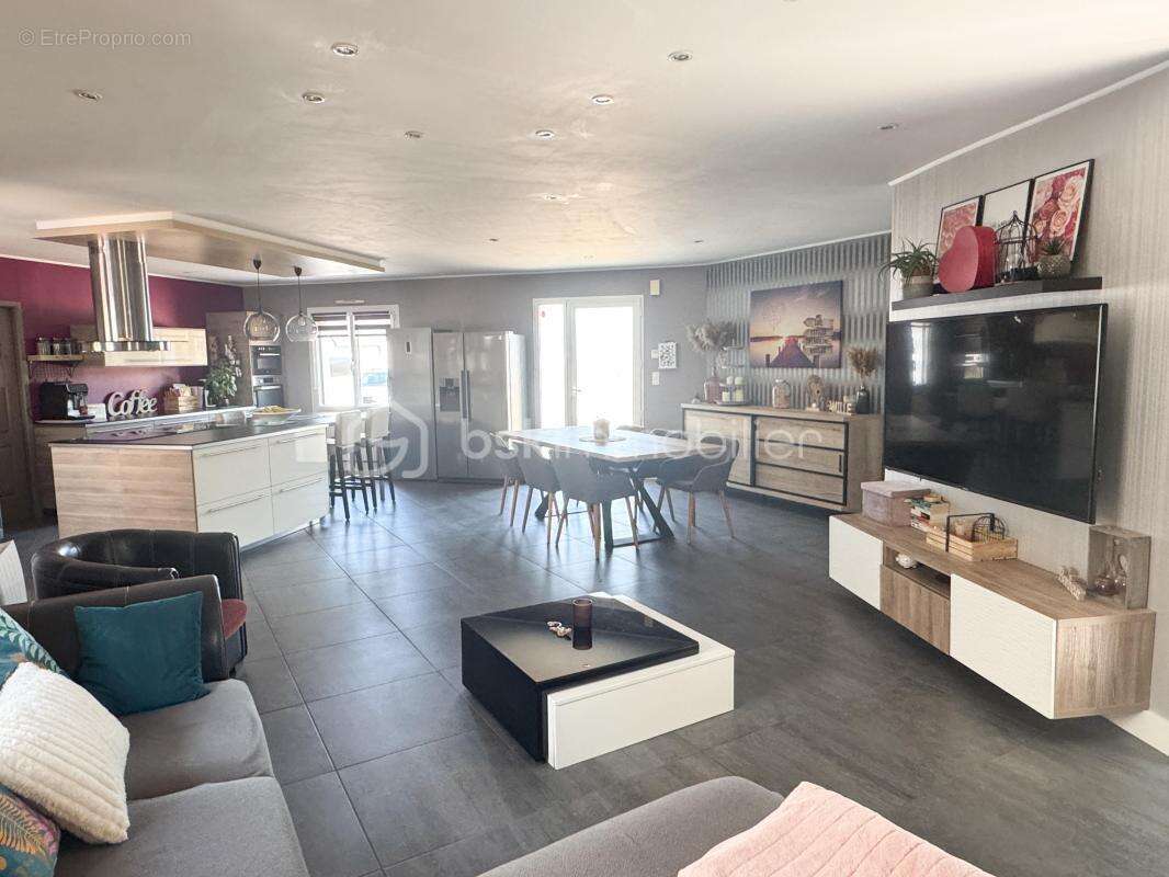 Maison de plain-pied 4 chambres 130m2 + véranda de 45m2 - photo 8