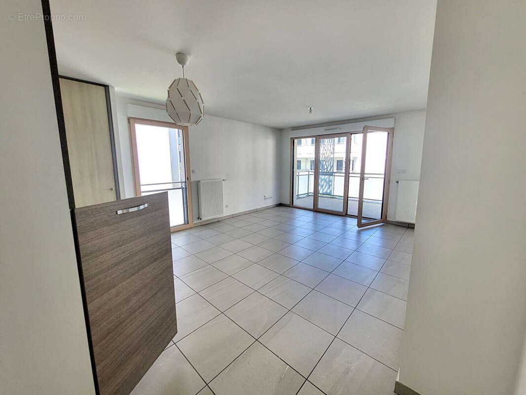 Appartement à NEUVILLE-SUR-SAONE