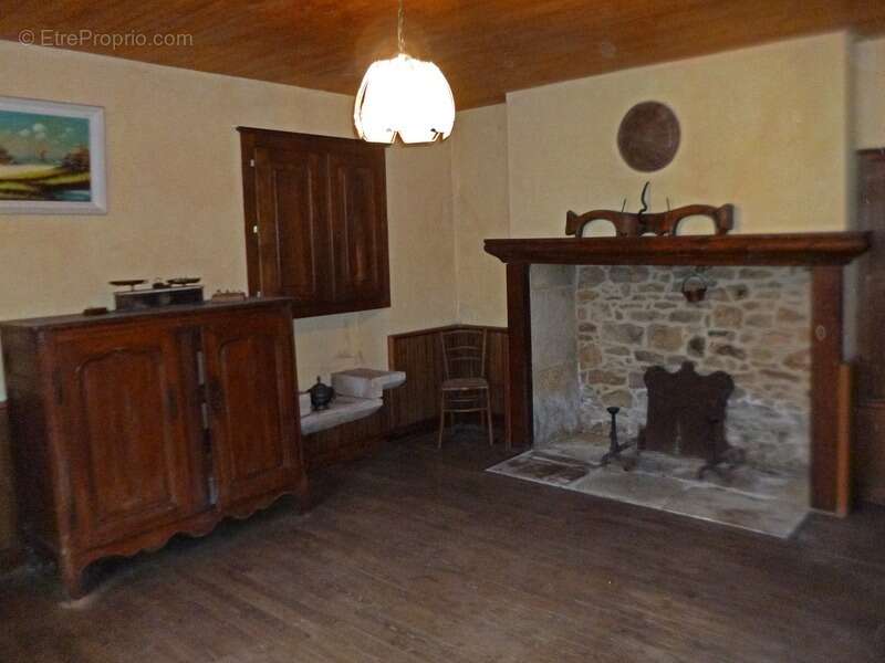 Dpt Lot (46), à vendre FRAYSSINET LE GELAT maison P6 de 124 m² avec dépendances 118 m² sur terrain de 820 m² - photo 3