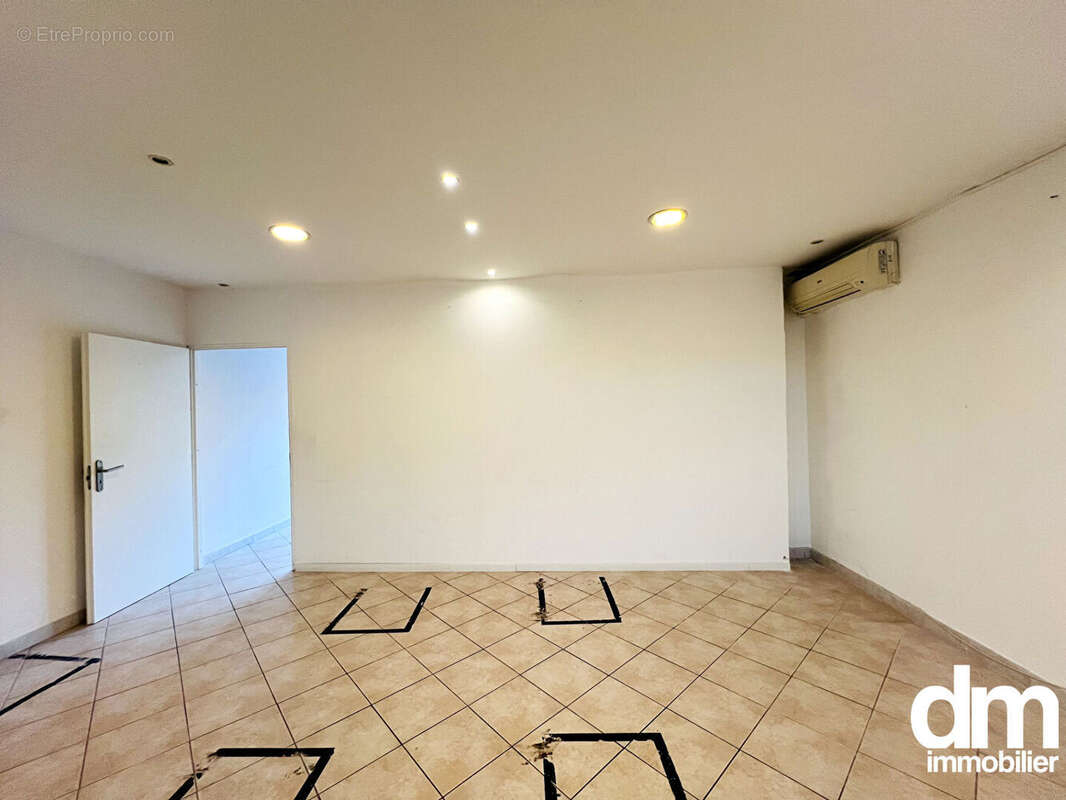 Commerce à PORT-DE-BOUC