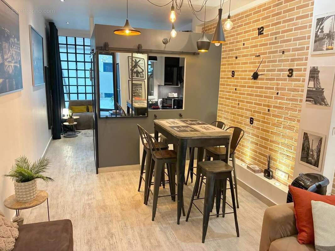 Commerce à PARIS-17E