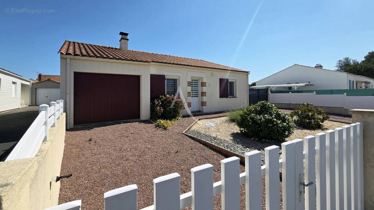 Maison à COMMEQUIERS
