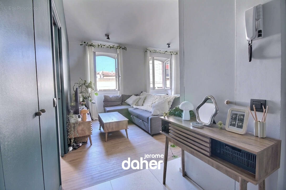 Appartement à MARSEILLE-6E