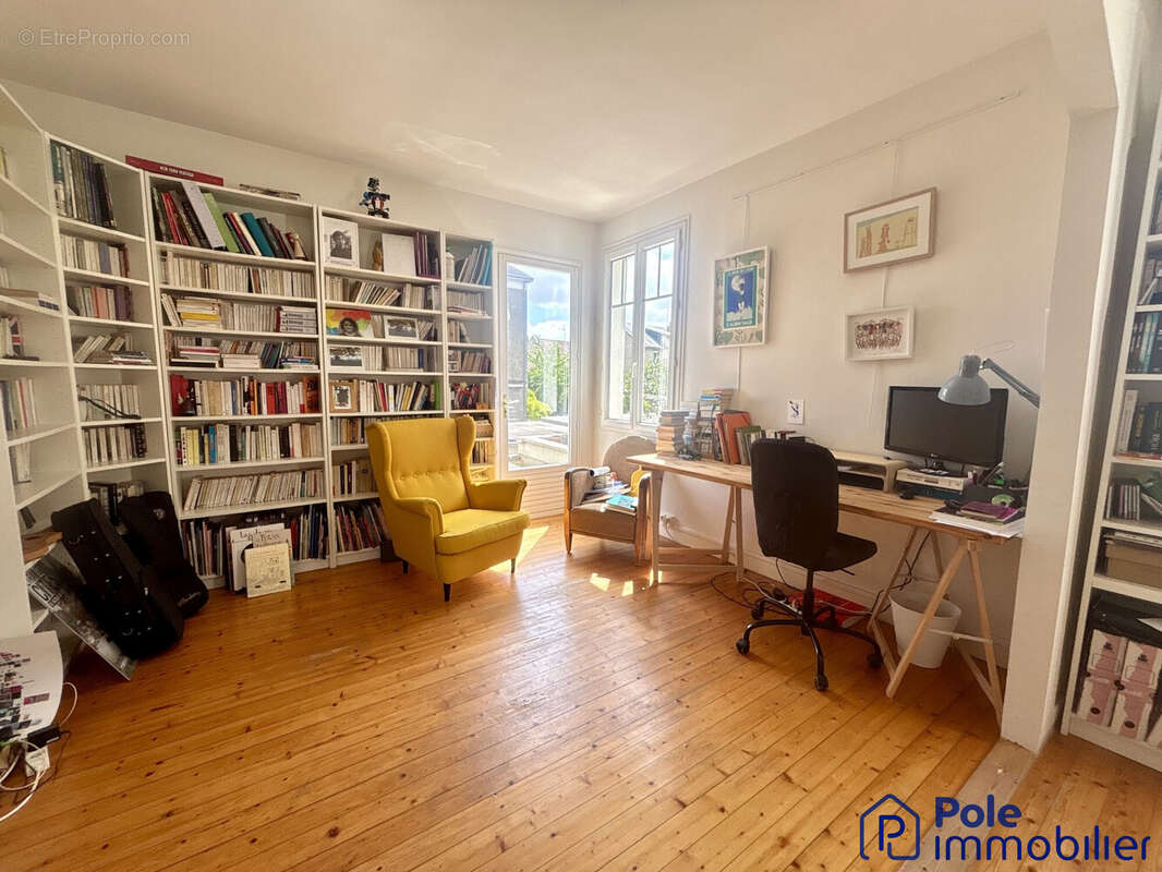 CAEN RIVE DROITE MAISON 7 PP-SALON TRAVERSANT - Maison à CAEN