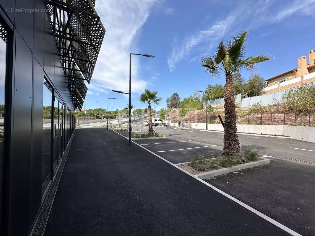 Commerce à PUGET-SUR-ARGENS