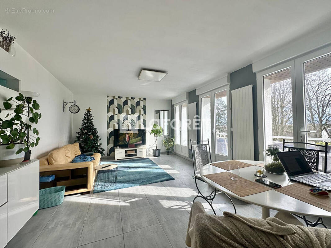 Appartement à THAON