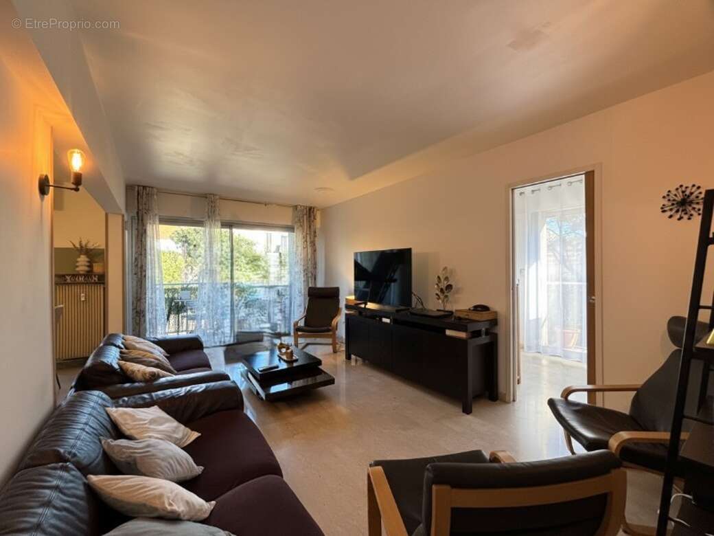 Appartement à MARSEILLE-5E