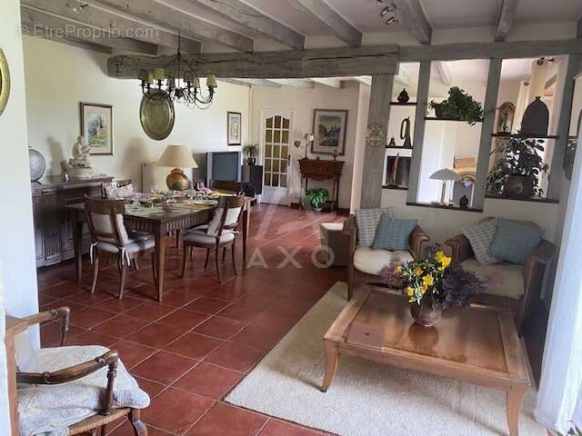 Maison à CHASSENEUIL-SUR-BONNIEURE