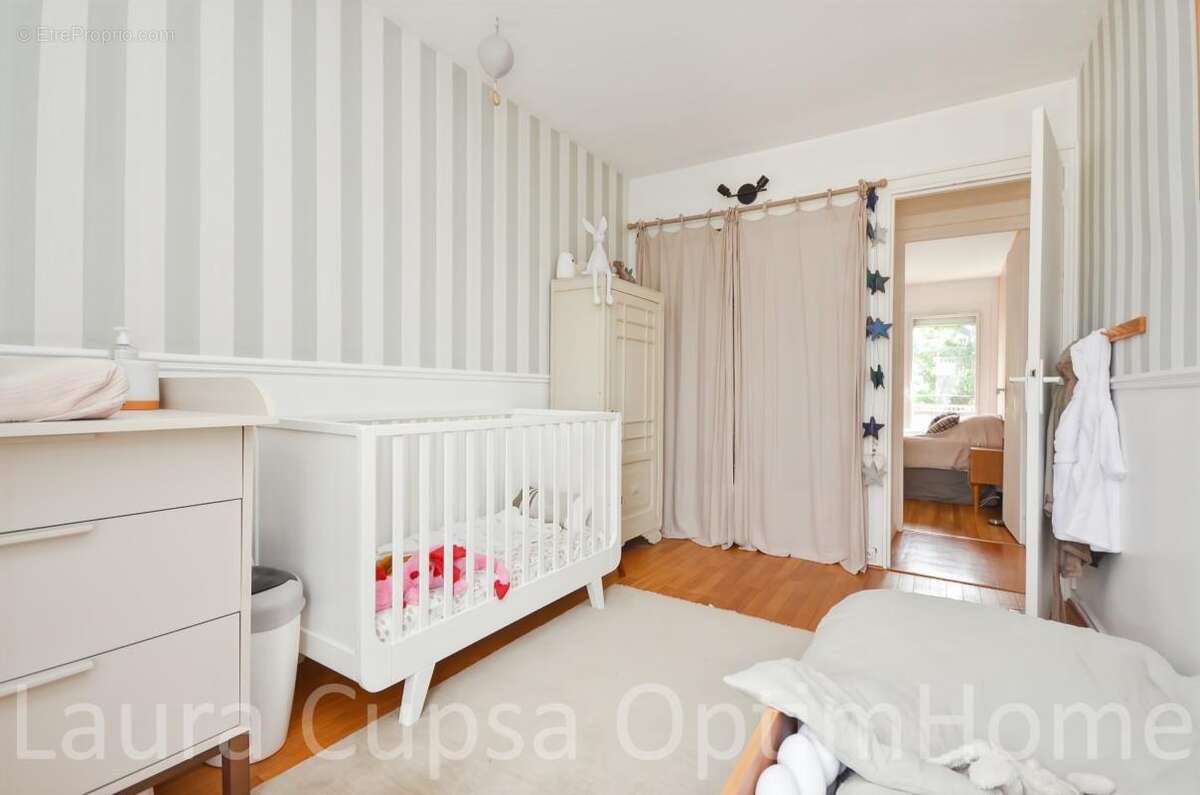 Sceaux - 8 min rer sceaux - 7p - 120, 95 m² - 2 balcons - 4e et dernier etage - 2 caves - box et parking libre dans residence fe - photo 11
