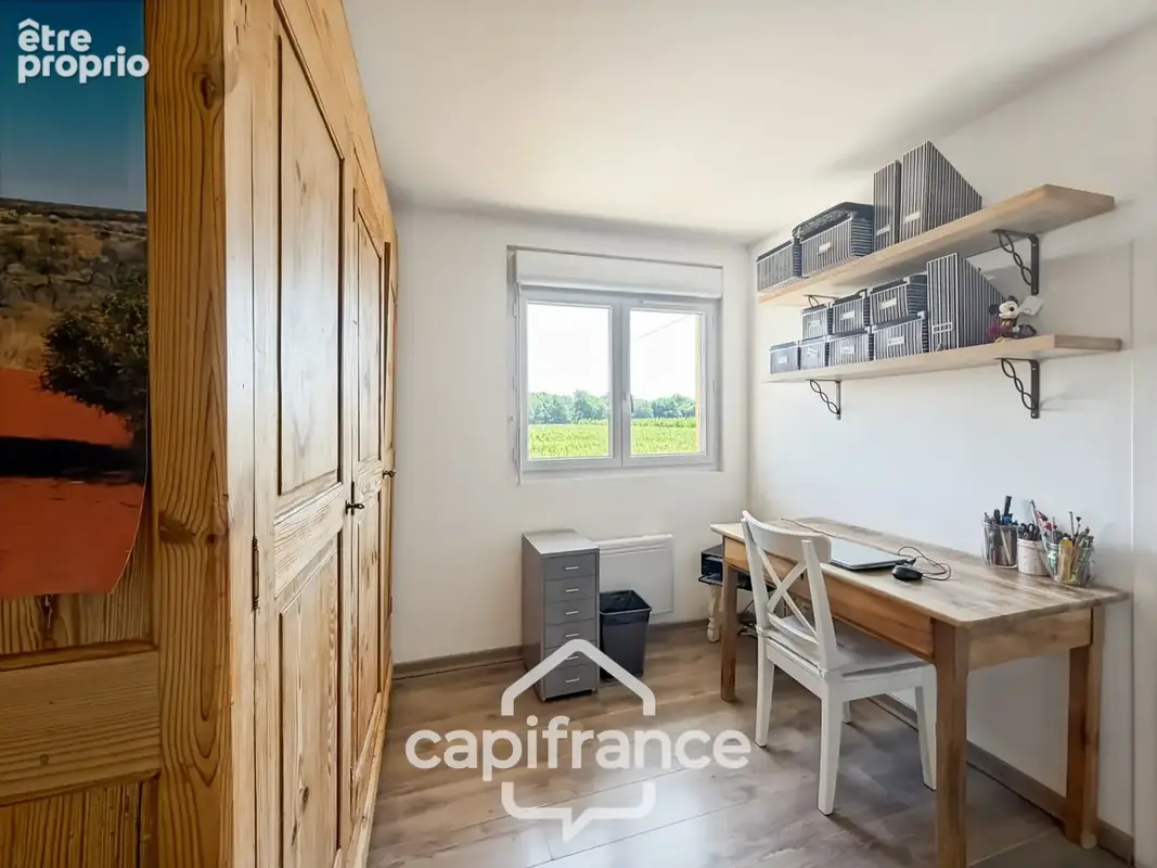 Chanas – Une maison familiale au cœur d'un environnement naturel privilégié composée de 6 pièces - photo 14
