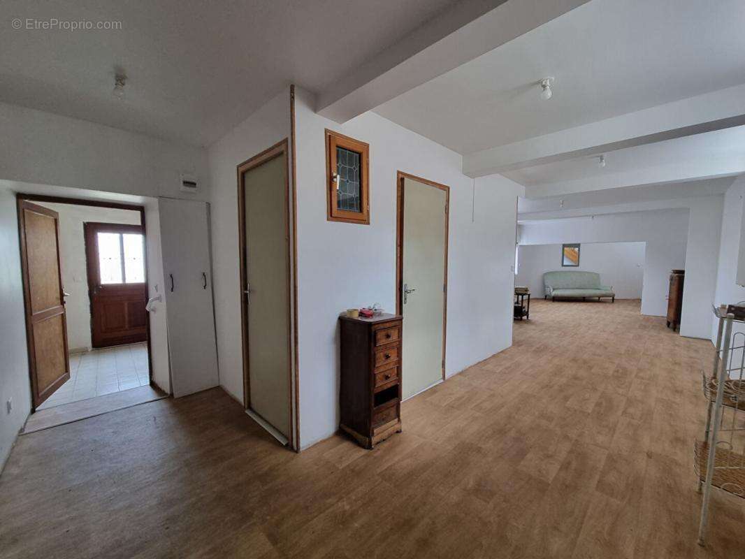 Maison à NAMPCELLES-LA-COUR