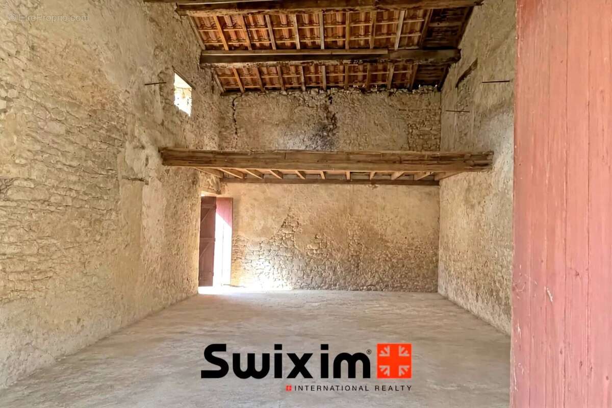 Maison de Maître de 235M² à rénover à Blaignan-Prignac - photo 13